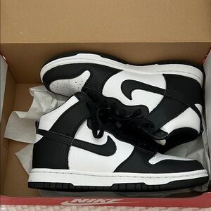 *Nike Hightop Dunks* Black and White Sneakers